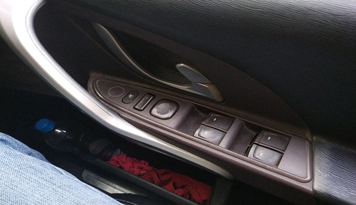 2014 Mahindra XUV500 W6, Diesel, Manual, 1,29,723 km, interior