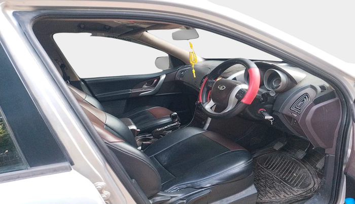 2014 Mahindra XUV500 W6, Diesel, Manual, 1,29,723 km, interior