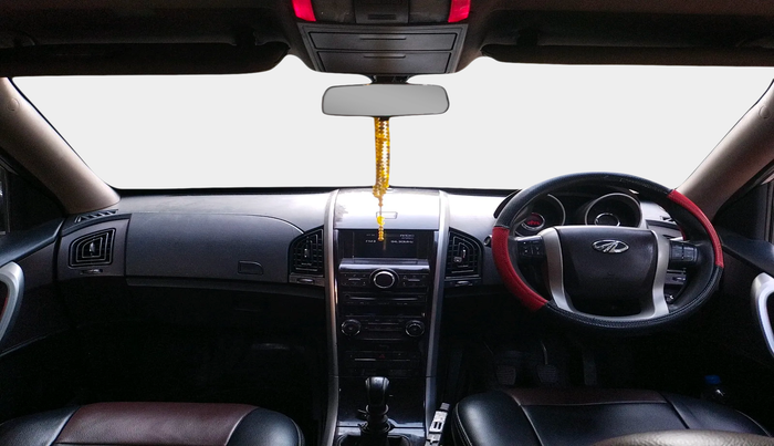 2014 Mahindra XUV500 W6, Diesel, Manual, 1,29,723 km, interior