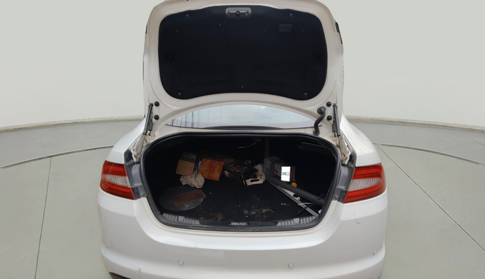 2014 Jaguar XF 2.2 DIESEL LUXURY, Diesel, Automatic, 1,19,929 km, exterior