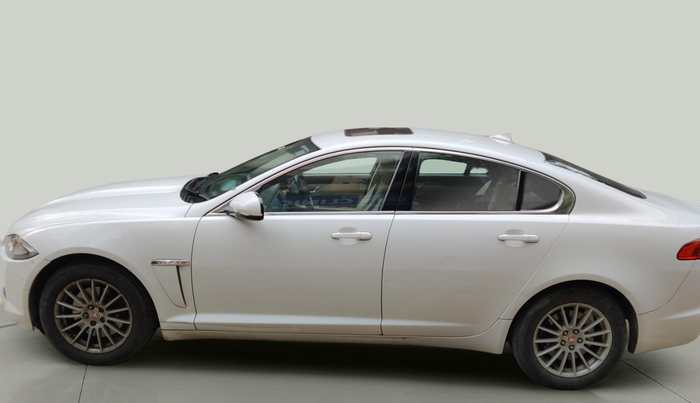 2014 Jaguar XF 2.2 DIESEL LUXURY, Diesel, Automatic, 1,19,929 km, exterior