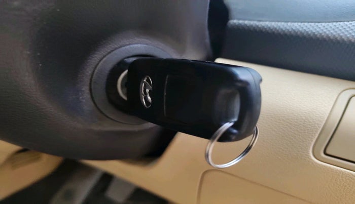 2011 Hyundai Verna FLUIDIC 1.6 VTVT EX, Petrol, Manual, 42,182 km, interior