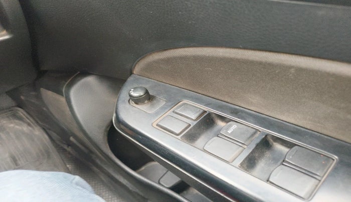 2013 Maruti Swift VXI, Petrol, Manual, 1,15,316 km, interior