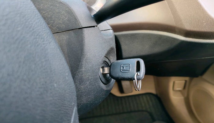 2012 Honda Brio V MT, Petrol, Manual, 95,208 km, interior