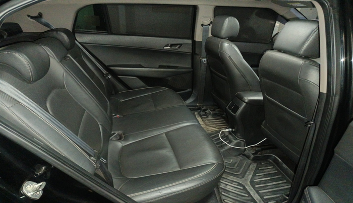 2017 Hyundai Creta SX (O) 1.6 DIESEL, Diesel, Manual, 3,29,287 km, interior