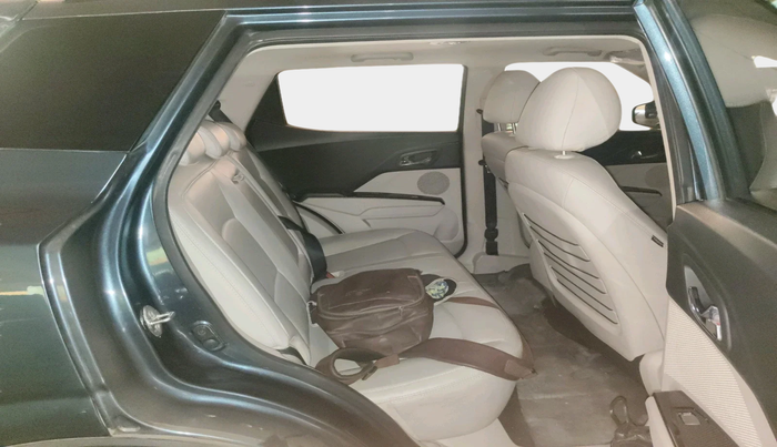 2021 Mahindra XUV300 W8 (O) 1.2 PETROL AMT, Petrol, Automatic, 55,198 km, interior