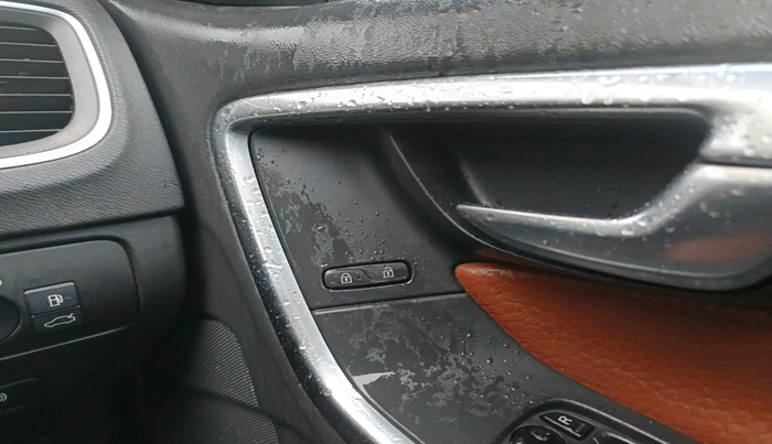 2012 Volvo S60 KINETIC D3, Diesel, Automatic, 1,12,373 km, interior