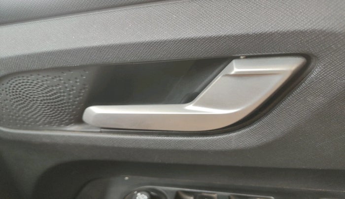 2024 Tata PUNCH CREATIVE  1.2 RTN DUAL TONE, Petrol, Manual, 28,733 km, interior