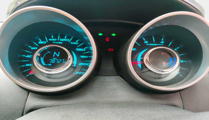 2018 Mahindra XUV500 W11, Diesel, Manual, 78,727 km, interior