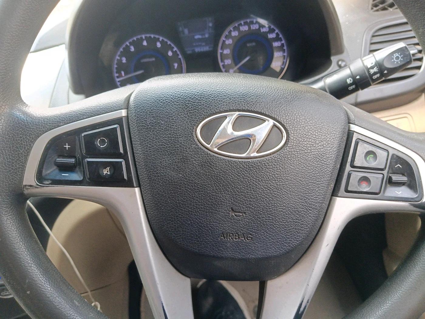 2013 Hyundai Verna FLUIDIC 1.6 VTVT SX, Petrol, Manual, 1,23,893 km, interior