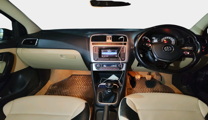 2017 Volkswagen Polo HIGHLINE1.2L, Petrol, Manual, 78,605 km, interior