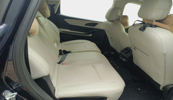 2023 Mahindra XUV700 AX 5 D MT 7 STR, Diesel, Manual, 58,000 km, interior