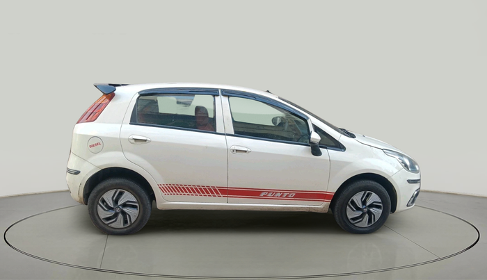 2017 Fiat Punto EVO DYNAMIC 1.3 MULTIJET 90 HP, Diesel, Manual, 1,06,483 km, exterior