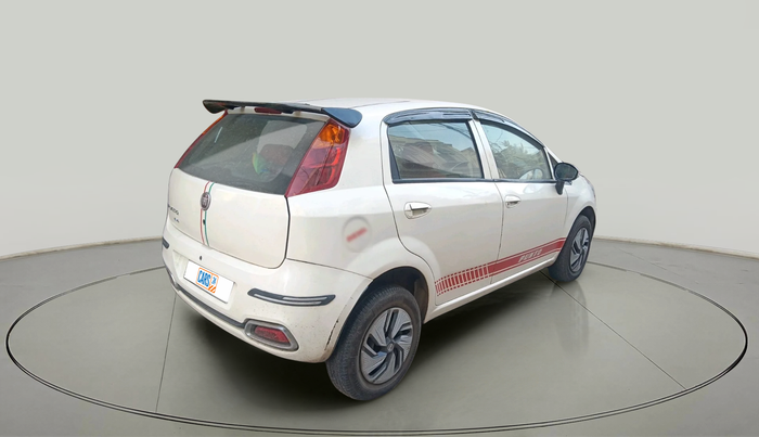 2017 Fiat Punto EVO DYNAMIC 1.3 MULTIJET 90 HP, Diesel, Manual, 1,06,483 km, exterior