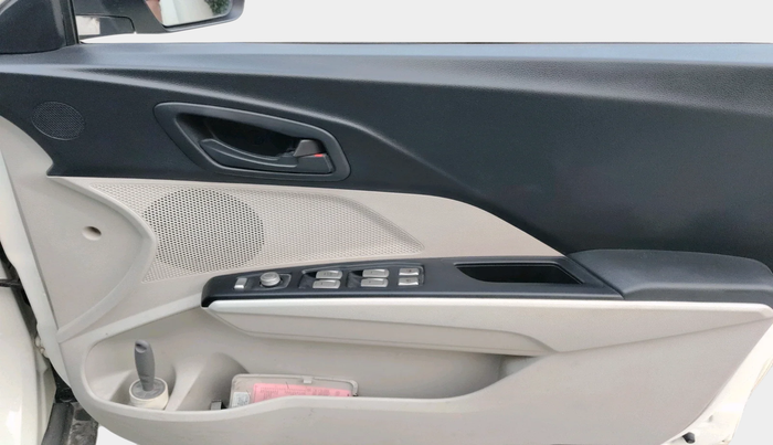 2022 Mahindra XUV300 W6 1.5 DIESEL AMT, Diesel, Automatic, 51,889 km, interior