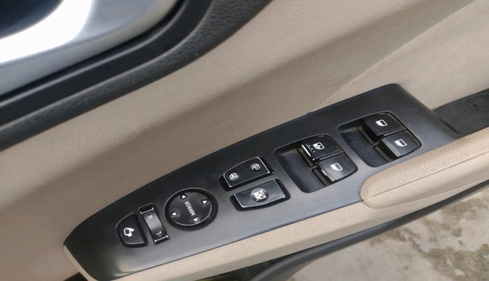 2017 Hyundai Verna 1.6 CRDI SX + AT, Diesel, Automatic, 99,992 km, interior