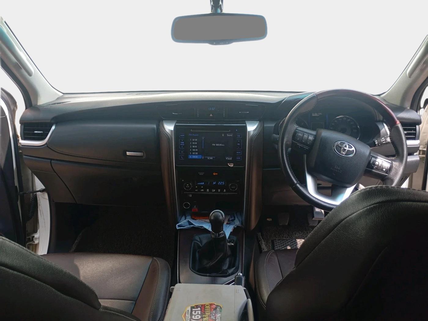 2018 Toyota Fortuner 2.8 4X2 MT, Diesel, Manual, 1,72,717 km, interior
