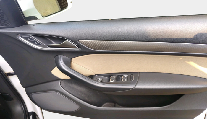 2016 Audi Q3 35 TDI Quattro, Diesel, Automatic, 1,40,197 km, interior