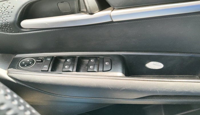 2024 KIA SONET HTK (O) 1.2 Petrol MT, Petrol, Manual, 40,481 km, interior