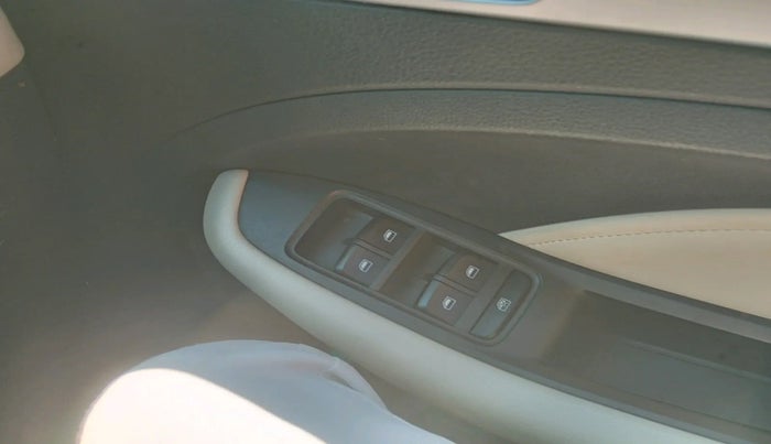 2022 MG ASTOR SHARP EX 1.5 MT, Petrol, Manual, 28,437 km, interior