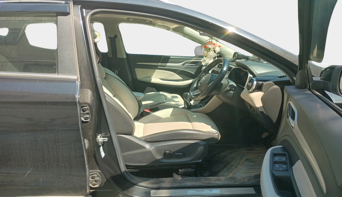 2022 MG ASTOR SHARP EX 1.5 MT, Petrol, Manual, 28,437 km, interior