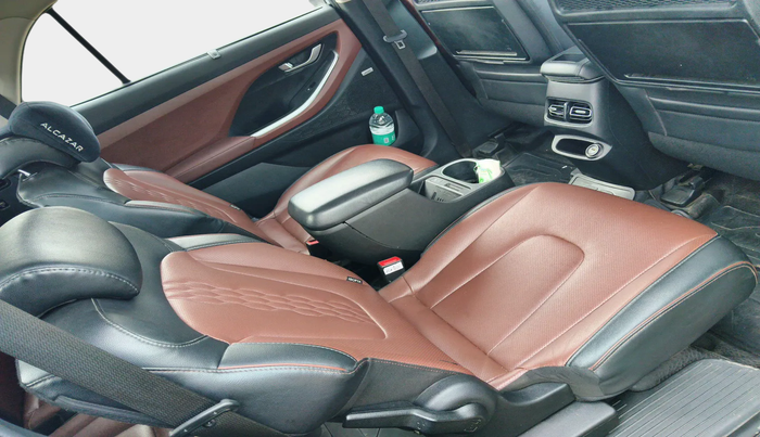 2021 Hyundai ALCAZAR 1.5 SIGNATURE (O) AT 6STR, Diesel, Automatic, 1,15,377 km, interior