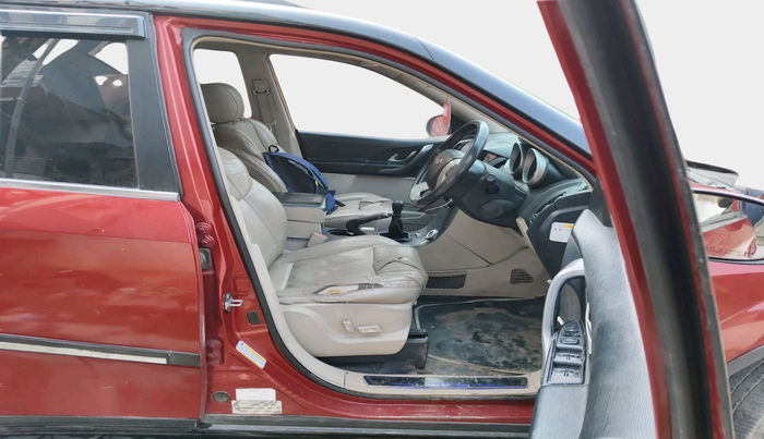 2015 Mahindra XUV500 W10, Diesel, Manual, 1,12,843 km, interior