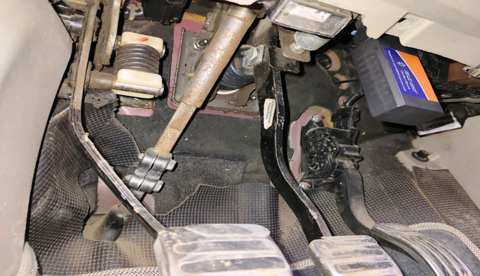 2015 Mahindra XUV500 W10, Diesel, Manual, 1,12,843 km, interior