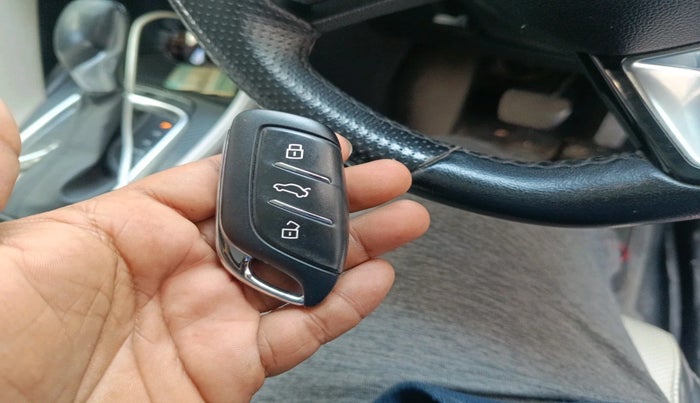 2022 MG ASTOR SHARP 1.5 CVT, Petrol, Automatic, 59,449 km, interior