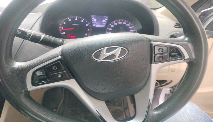 2011 Hyundai Verna FLUIDIC 1.6 VTVT EX, Petrol, Manual, 82,237 km, interior