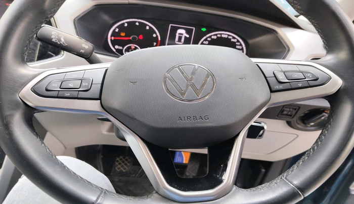 2024 Volkswagen TAIGUN HIGHLINE 1.0 TSI MT, Petrol, Manual, 8,827 km, interior