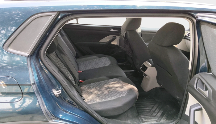 2024 Volkswagen TAIGUN HIGHLINE 1.0 TSI MT, Petrol, Manual, 8,827 km, interior