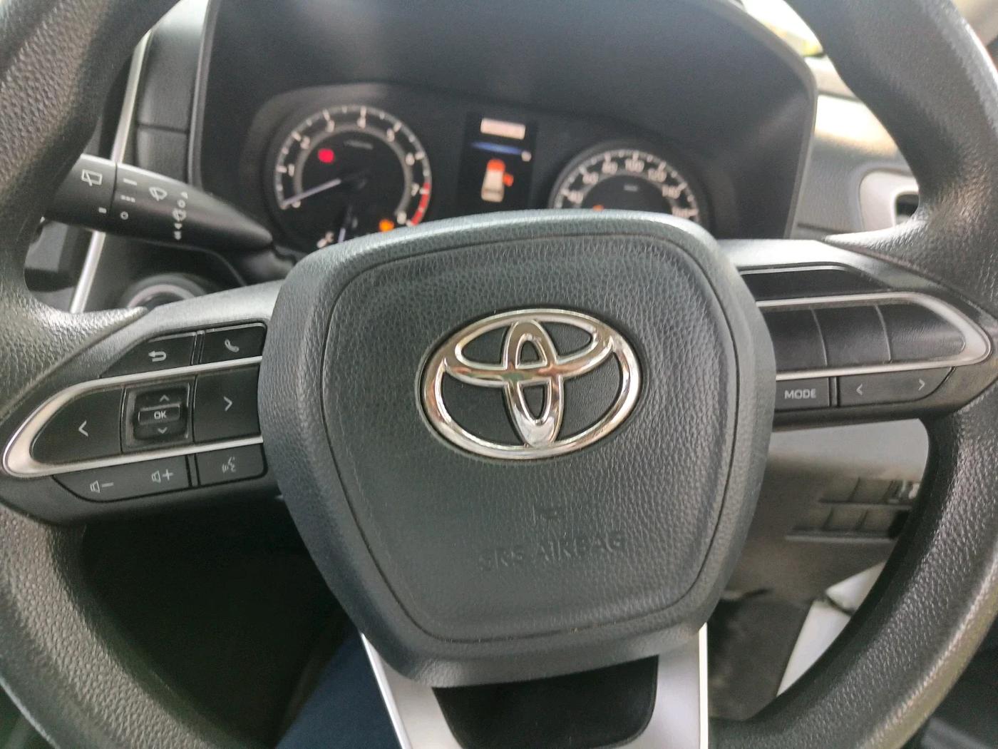 2023 Toyota INNOVA HYCROSS GX 7 STR, Petrol, Automatic, 98,221 km, interior