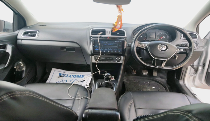 2017 Volkswagen Polo HIGHLINE1.5L, Diesel, Manual, 95,395 km, interior