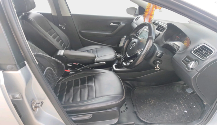 2017 Volkswagen Polo HIGHLINE1.5L, Diesel, Manual, 95,395 km, interior