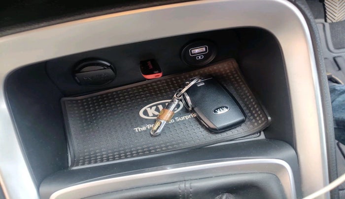 2020 KIA SONET HTX 1.5, Diesel, Manual, 70,296 km, interior