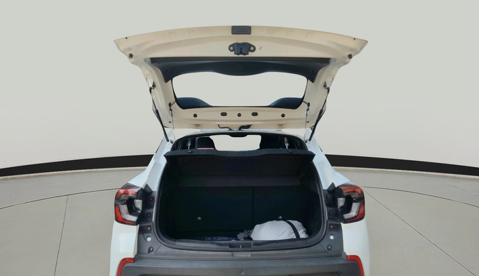 2024 Renault Kiger RXZ MT, Petrol, Manual, 24,959 km, exterior