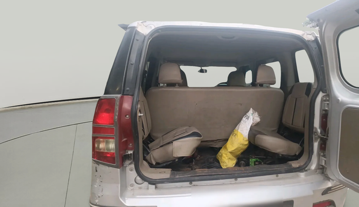 2017 Mahindra TUV300 T4 PLUS, Diesel, Manual, 1,02,923 km, exterior