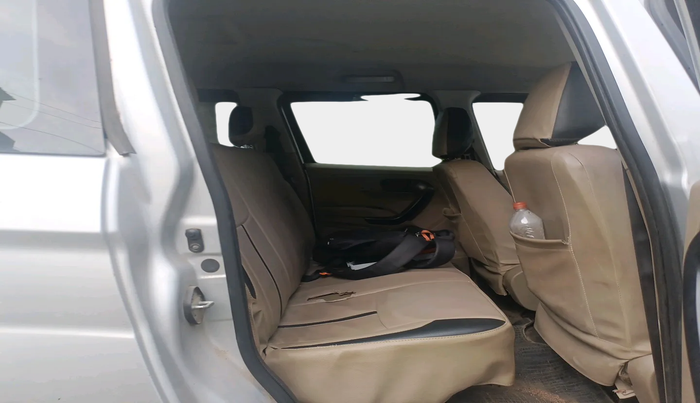 2017 Mahindra TUV300 T4 PLUS, Diesel, Manual, 1,02,923 km, interior