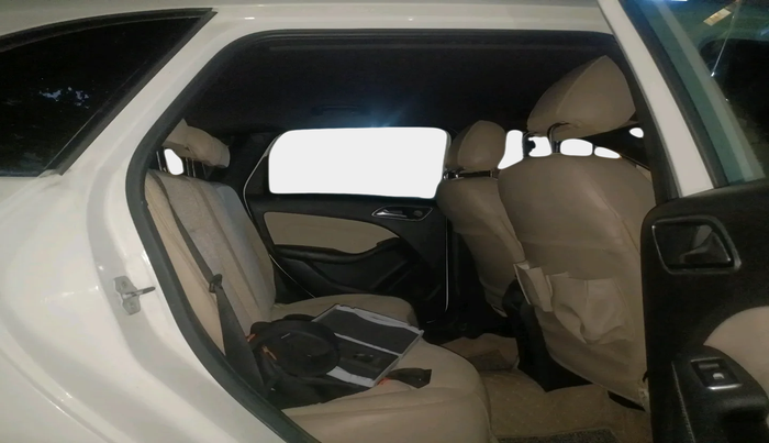 2013 Mercedes Benz B Class B180, Diesel, Automatic, 92,949 km, interior