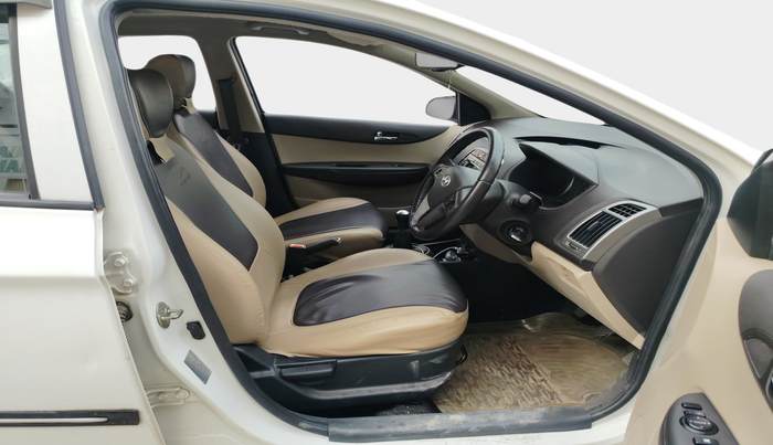 2014 Hyundai i20 SPORTZ 1.2, Petrol, Manual, 30,901 km, interior