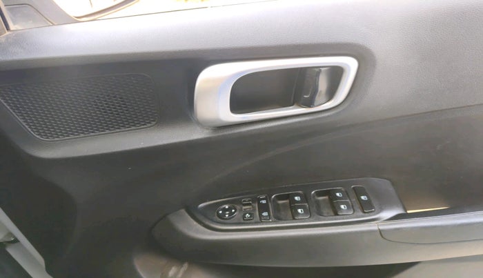 2020 Hyundai VENUE SX 1.5 CRDI, Diesel, Manual, 1,56,829 km, interior