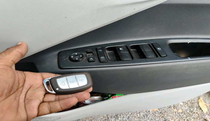 2021 Hyundai AURA SX PLUS 1.2 AMT, Petrol, Automatic, 27,422 km, interior