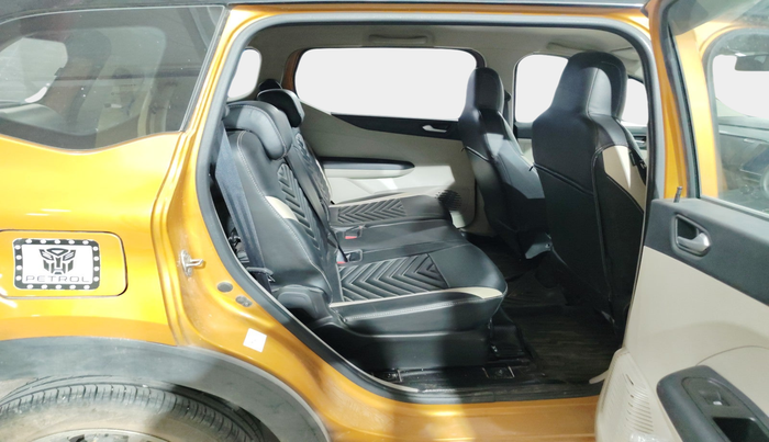 2024 Renault TRIBER RXZ AMT DUAL TONE, Petrol, Automatic, 18,255 km, interior