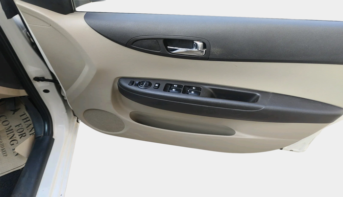 2012 Hyundai i20 SPORTZ 1.2, Petrol, Manual, 1,00,580 km, interior