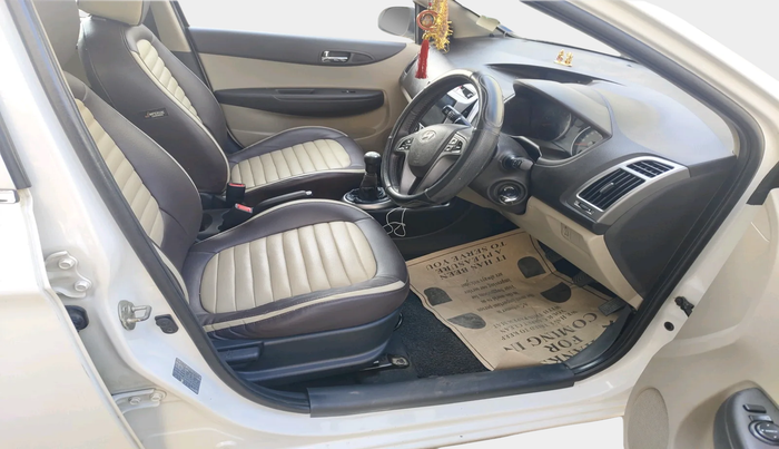 2012 Hyundai i20 SPORTZ 1.2, Petrol, Manual, 1,00,580 km, interior