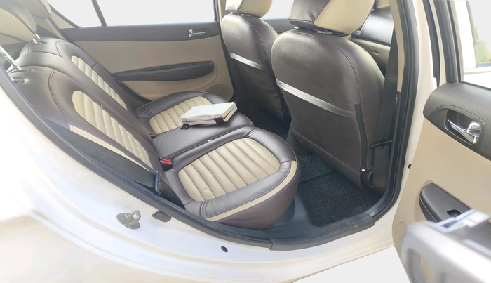 2012 Hyundai i20 SPORTZ 1.2, Petrol, Manual, 1,00,580 km, interior