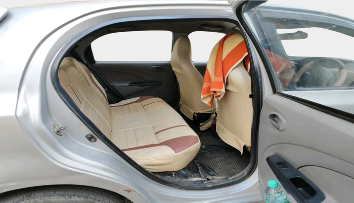 2011 Toyota Etios Liva G, Petrol, Manual, 1,38,237 km, interior
