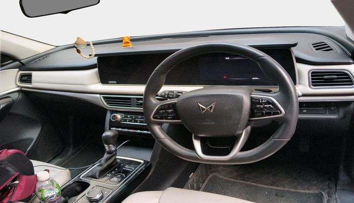 2021 Mahindra XUV700 AX 7 LUXURY P AT 7 STR, Petrol, Automatic, 49,766 km, interior