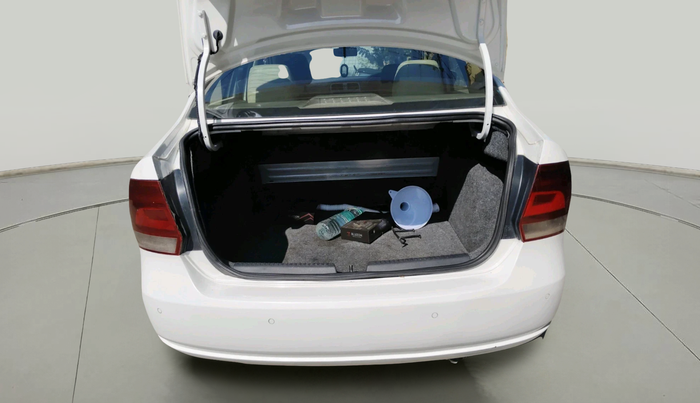 2015 Volkswagen Vento HIGHLINE 1.5 AT, Diesel, Automatic, 93,105 km, exterior